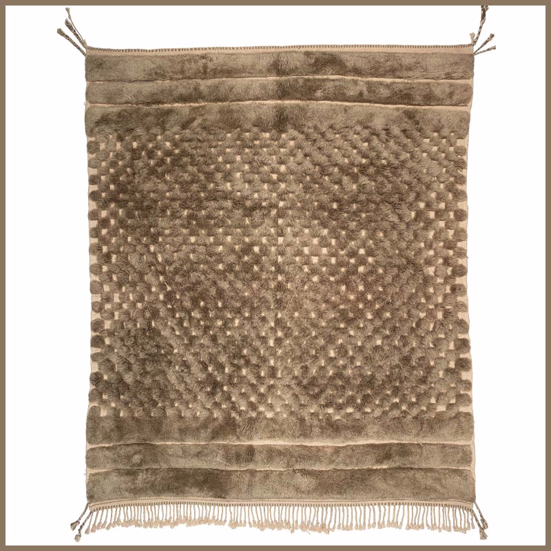 Beni Mrirt "Minimal Taupe"