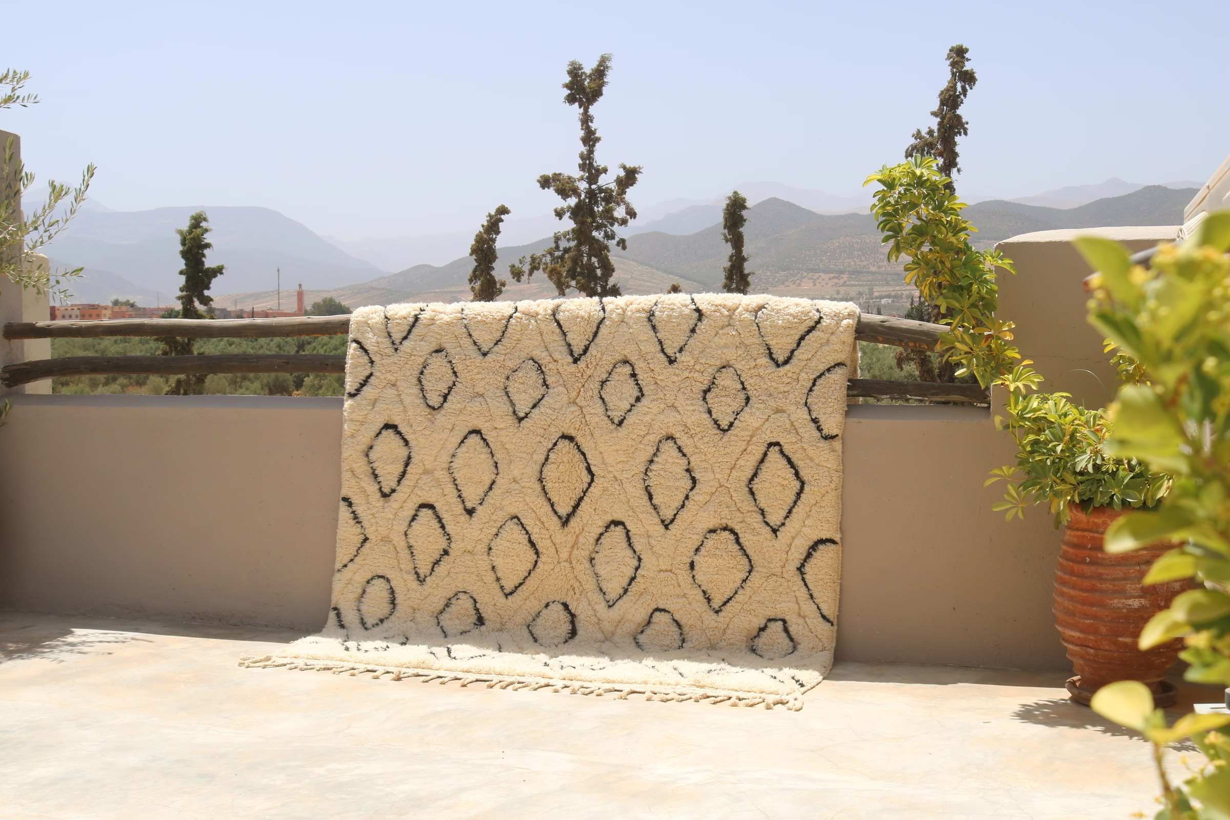Beni Ouarain "Charcoal Diamonds"