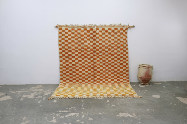 アジラル モロッコラグ 300×213cm｜焦げオレンジとクリームの市松