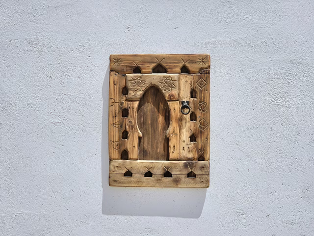 Amazigh Carved Wood Wall Panel 67×51 cm – Pointed Arch Opening